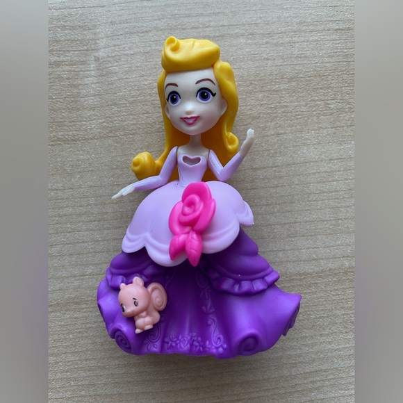 Princess Figurine Set - Blue and Purple - Picture 6 of 8